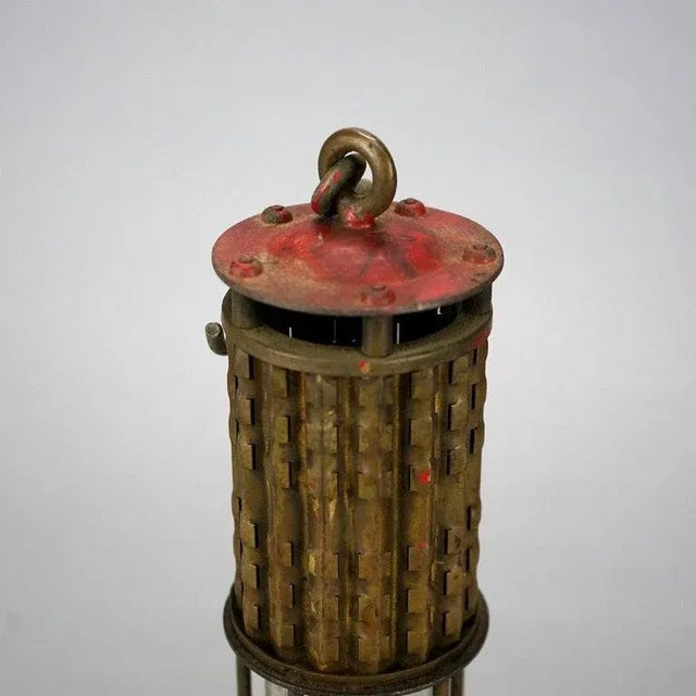 19th Century Antique Wolf Safety Lamp of America Co. New York, Coal Miners Lamp, 19th Century For Sale - Image 5 of 11