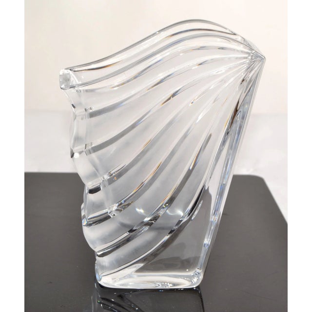 1970s Art Deco Style Fluted Fan Shaped Heavy Crystal Vase French Art Vannes Style For Sale - Image 12 of 12