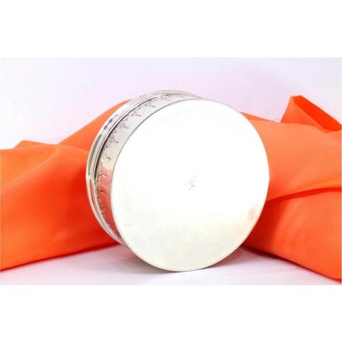 Silver Box with Concentric Circles For Sale - Image 3 of 8