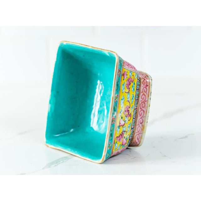 Qing Dynasty, late 19th century | China A study in exuberant delicacy, this hand-painted Famille Rose cachepot brings...