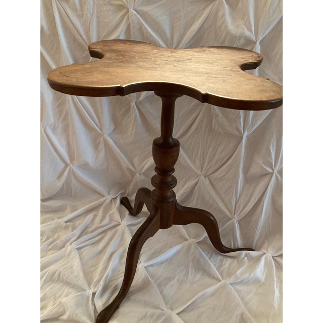 American 1785 American Furniture Connecticut Heritage Investment Piece American Federal Cherrywood Scallop-Top Candlestand Circa 1785 Connecticut For Sale - Image 3 of 9