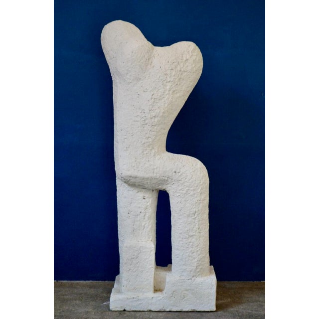 The statue is large, in plaster shaped and reworked in texture, very well composed. It is a vintage Italian production,...