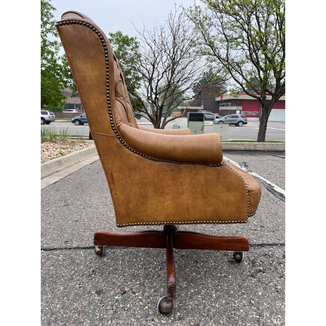 Traditional Winged Executive Chair in Tufted Leather From Classic