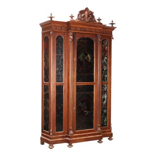 Antique Neo-Renaissance Showcase in Walnut For Sale
