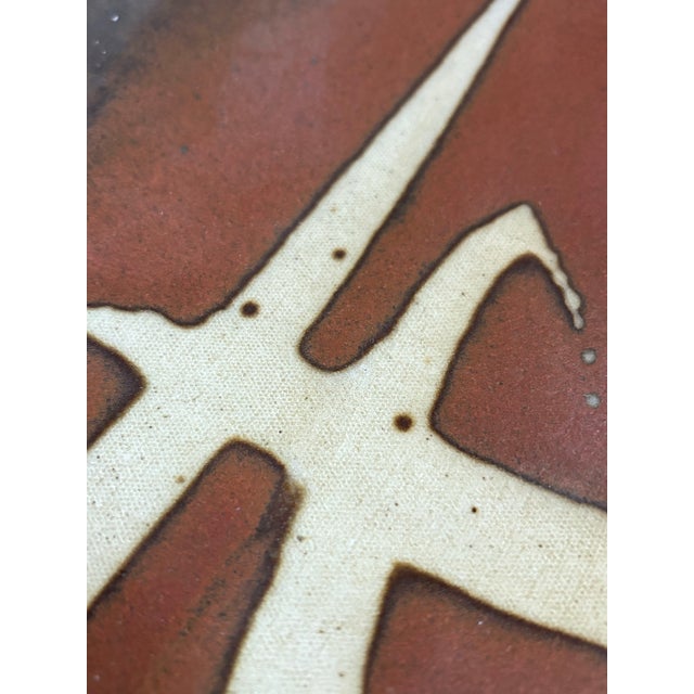 Signed 1991 Abstract Modernist Studio Pottery Wall Plate – 10.75” For Sale - Image 4 of 5