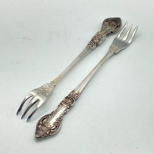 Oneida Northland "Baton Rouge" 95-Piece Flatware Set With Storage Chest (Vintage 1970s/80s Service for 10 + Extras and Serving Pieces) For Sale - Image 10 of 18