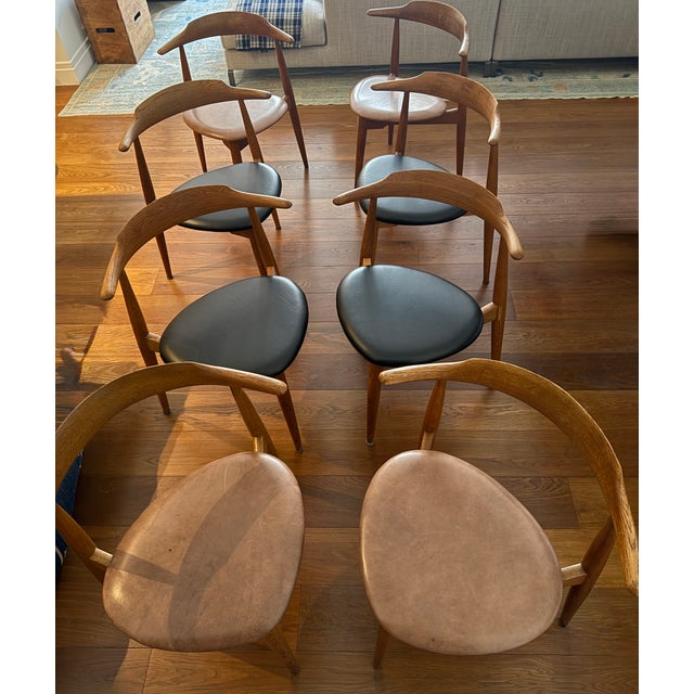 1950s 1950s Attributed to Hans J. Wegner Heart 3 Legged Chairs - 4 Black/4Cognac Leather Seats For Sale - Image 5 of 9