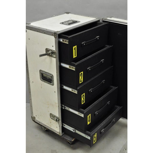 Mid 20th Century A&j 5 Drawer Road Case Aa79-103 Rolling Production Hard Case Storage Trunk For Sale - Image 5 of 18