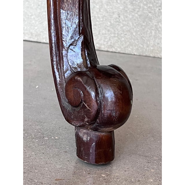 Early 20th Century Large French Regency Carved Walnut Console Table with Gilted Edges For Sale In Miami - Image 6 of 18