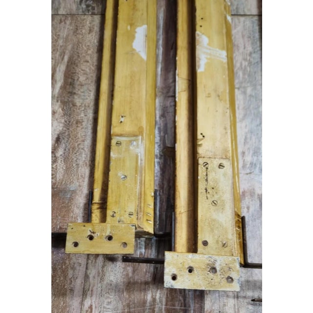 Pair of Antique Painted Beds with Floral Decoration - Late 19th Century - Venetian/18th Century Style Magnificent pair of...