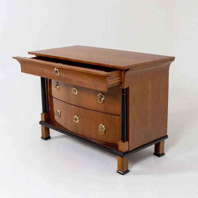 German Biedermeier Chest of Drawers with Ebonized Columns, 1820 For Sale - Image 5 of 9