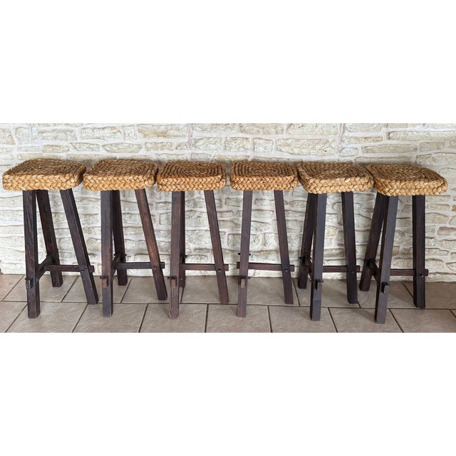 French Set of 6 Vintage French Wood and Hemp Bar Stools Attributed to Adrien Audoux and Frida Minet For Sale - Image 3 of 18