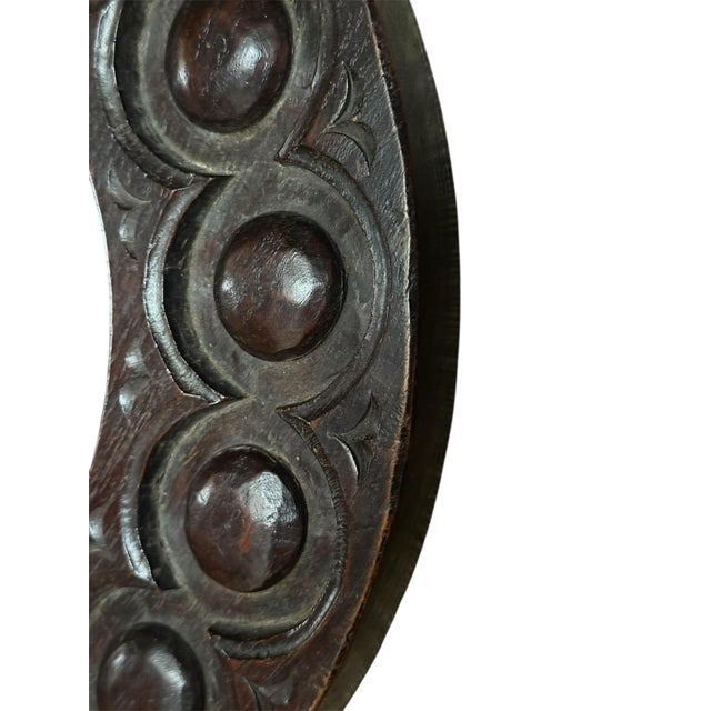 18th Century English Georgian Carved Round Walnut Mirror For Sale - Image 4 of 4