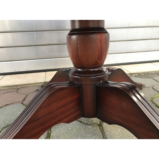 Large English Style Round Mahogany Coffee Table on One Leg with Brass Leg Ends, 1950s For Sale - Image 6 of 18