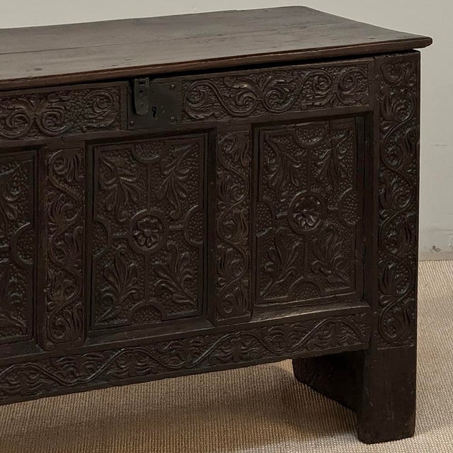 18th Century Dutch Gothic Revival Period Carved Oak Trunk ~ Blanket Chest For Sale In Dallas - Image 6 of 18
