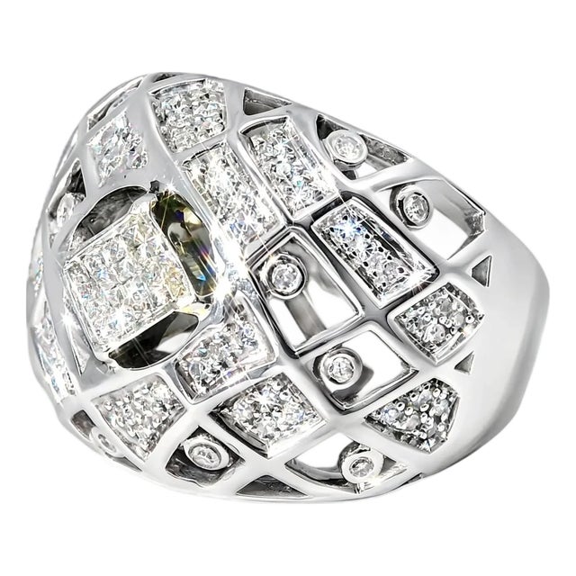 Late 20th Century 14K White Gold Diamond Designer Dome Fashion Cocktail Band Ring, Size 7 For Sale