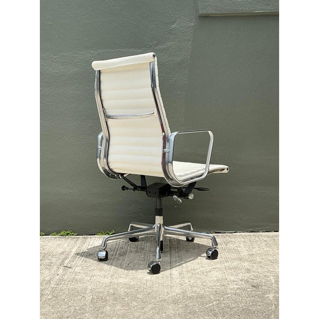 Vintage Eames for Herman Miller Aluminum Group Management Chair For Sale - Image 14 of 18