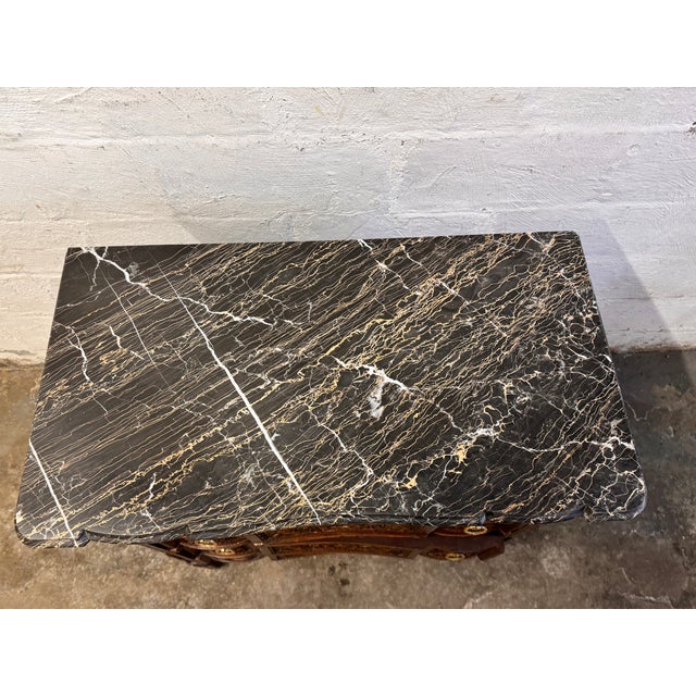 1900s Antique French Louis XVI Style Carved Oak Marble Top Commode For Sale In New York - Image 6 of 12