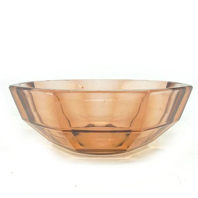 Art Deco Bowl from Val Saint Lambert, Belgium, in Very Good conditions. Designed 1920 to 1949 This piece is attributed to...