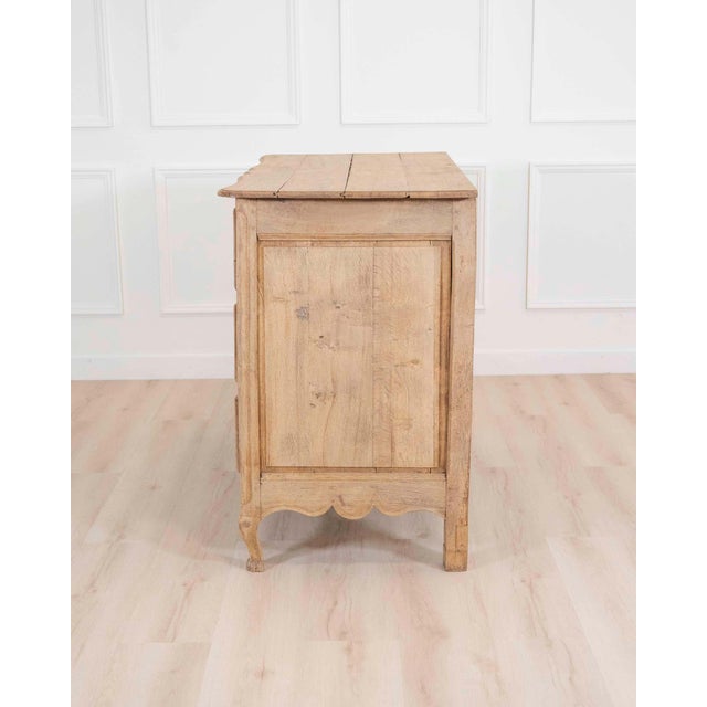 Tan French 18th Century Natural Oak Chest of Drawers For Sale - Image 8 of 8