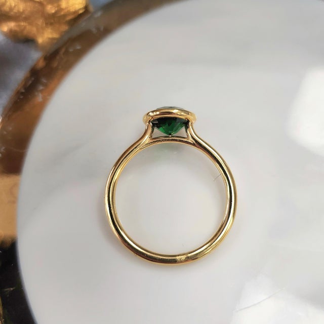 11k Yellow Gold 1.57 Carat Tsavorite Garnet Floating Bezel Set Solitaire Ring, Size 6.5 For Sale - Image 4 of 5