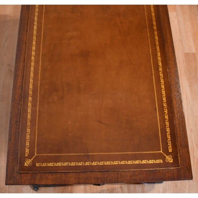 Columbia Dentoform 1930 Columbia Regency Style Mahogany & Leather Top Coffee Table For Sale - Image 4 of 13