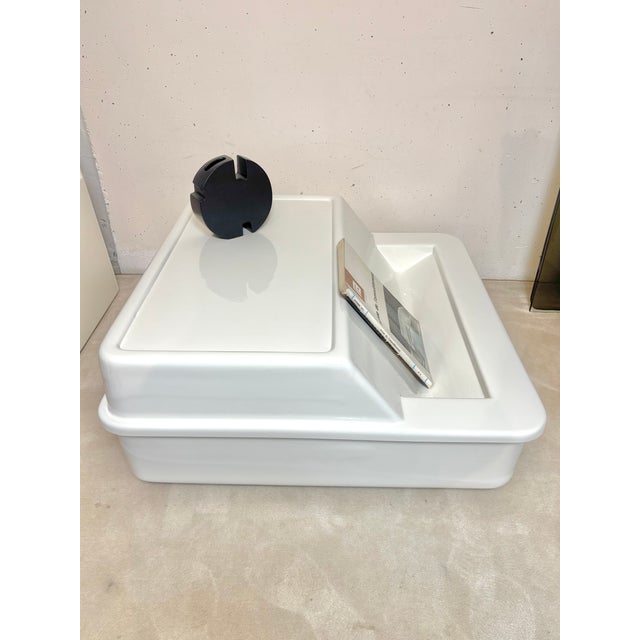 Plastic coffee table, ABS in two parts (bar) by Jean-Paul Emonds-Alt produced in the 70s by Meurop. It has a section that...