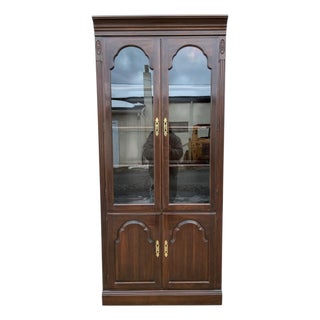 1980s Ethan Allen Georgian Court Display Cabinet Curio Hutch Lighted Chippendale For Sale