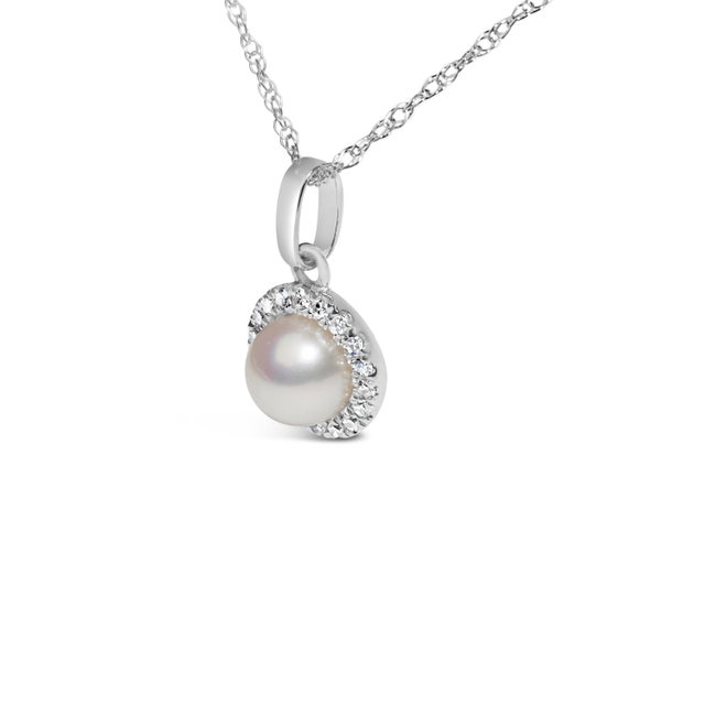 Contemporary 10K White Gold 5MM Cultured Pearl and Diamond Accent Halo Pendant Necklace For Sale - Image 3 of 5