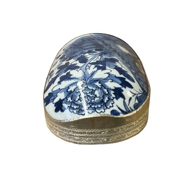 Chinese Old White Base Blue Large Flower Porcelain Art Pewter Box For Sale In San Francisco - Image 6 of 7