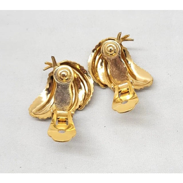 Metal Vintage 1960s Signed Napier Goldtone 3 Feather Clip Earrings - 2 Pieces For Sale - Image 7 of 8