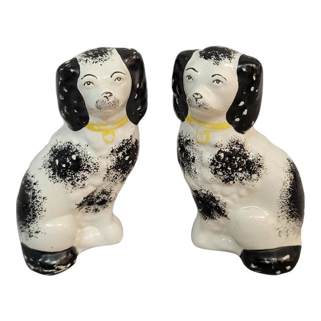 Pair of Antique English Staffordshire Dogs With Sponge Decoration, C. 1840–1860 For Sale