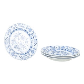 Zwiebelmuster Dinner Plates in Porcelain from Meissen, Germany, Set of 4 For Sale