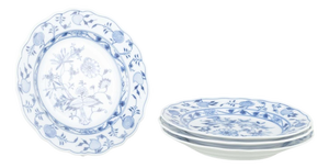 Zwiebelmuster Dinner Plates in Porcelain from Meissen, Germany, Set of 4