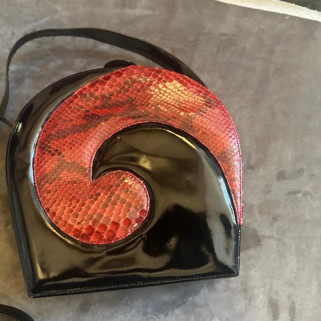 Animal Skin 1990s High Quality Red and Black Italian Evening Bag by Luciano Padovan For Sale - Image 7 of 11