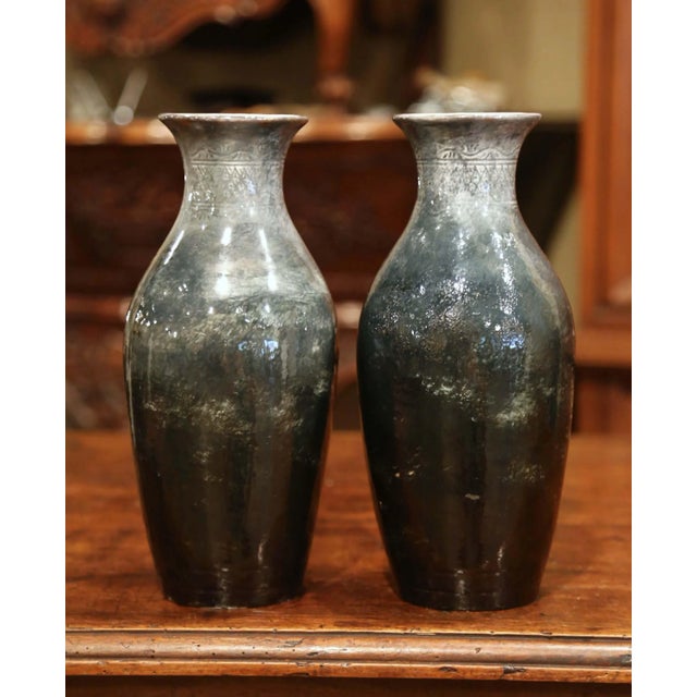 19th Century French Saint Amand Painted Ceramic Vases With Dog Motifs by Petit For Sale - Image 10 of 12