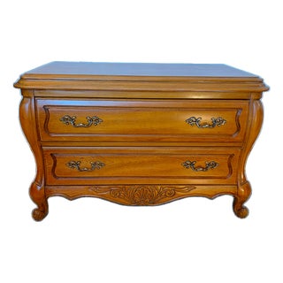 Vintage Hickory Furniture French Provincial Louis XV Bombe Chest For Sale