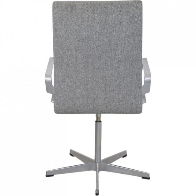 Oxford Chair in Grey Fabric by Arne Jacobsen, 2006 For Sale - Image 10 of 16