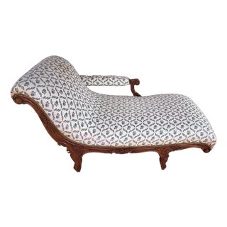 Antique Italian Daybed in Walnut, 1800s For Sale
