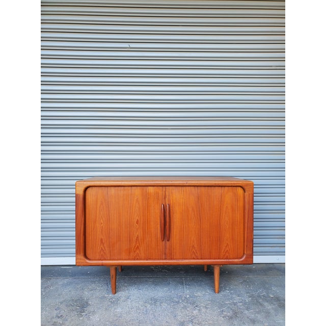 1970s Danish Modern Credenza For Sale In Los Angeles - Image 6 of 14