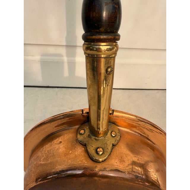 Antique 19th C. Copper & Brass Bed Warmer With Turned Wood Handle For Sale In Los Angeles - Image 6 of 9