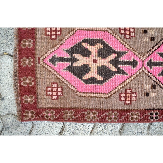 1960s Anatolian Aztec Oushak Rug For Sale - Image 4 of 6