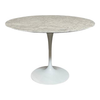 Saarinen Carrara Marble Round Dining Table For Sale