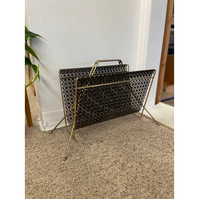 Mid 20th Century Mid-Century Modern Brass Toned and Black Enamel Metal Magazine Rack With Atomic Geometric Mesh Design. For Sale - Image 5 of 7