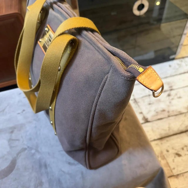 A 2006 Louis Vuitton Antigua Cabas Gm Brown Cotton Tote Bag For Sale - Image 15 of 16