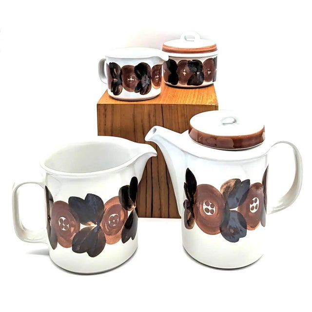 1960's Ulla Procopé Arabia of Finland "Rosmarin" Dinnerware and Coffee Service, 36 Pieces For Sale - Image 13 of 15