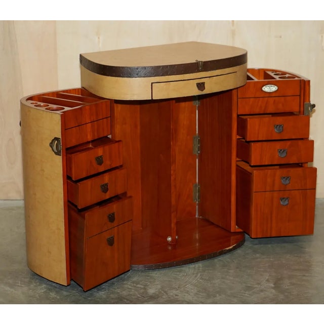 Starbay Marie Galante Makeup Travel Luggage Dressing Table & Brown Leather Chair For Sale - Image 11 of 18