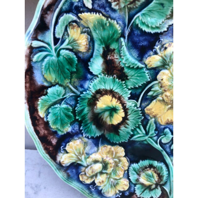 19th Century English Majolica Geranium Plate For Sale - Image 4 of 6