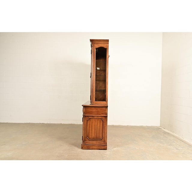Thomasville French Regency Louis XVI Carved Walnut Lighted Breakfront Bookcase Cabinet For Sale - Image 15 of 17