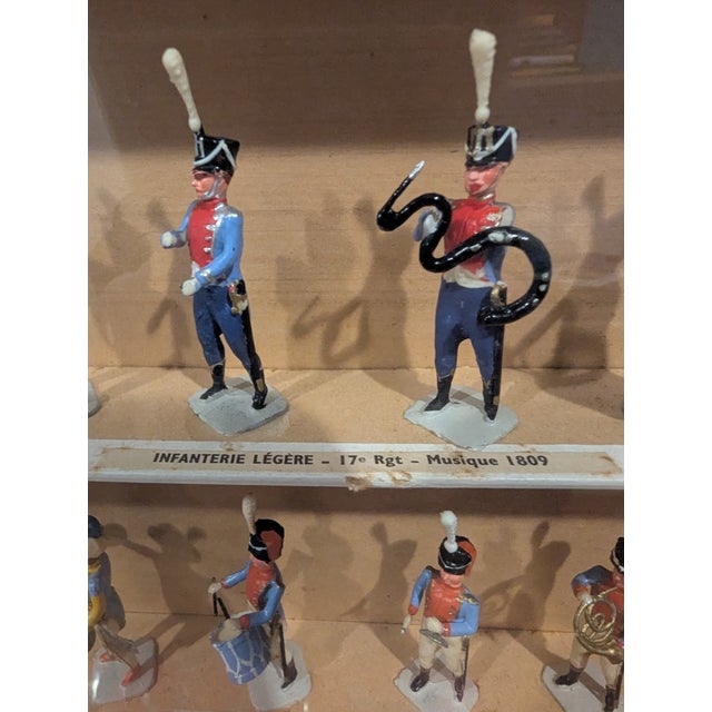 Blue 1960s "Chasseur a Cheval", Old Guard Band From Spain, 18 Tin Soldiers Marching Band Figurines For Sale - Image 8 of 10